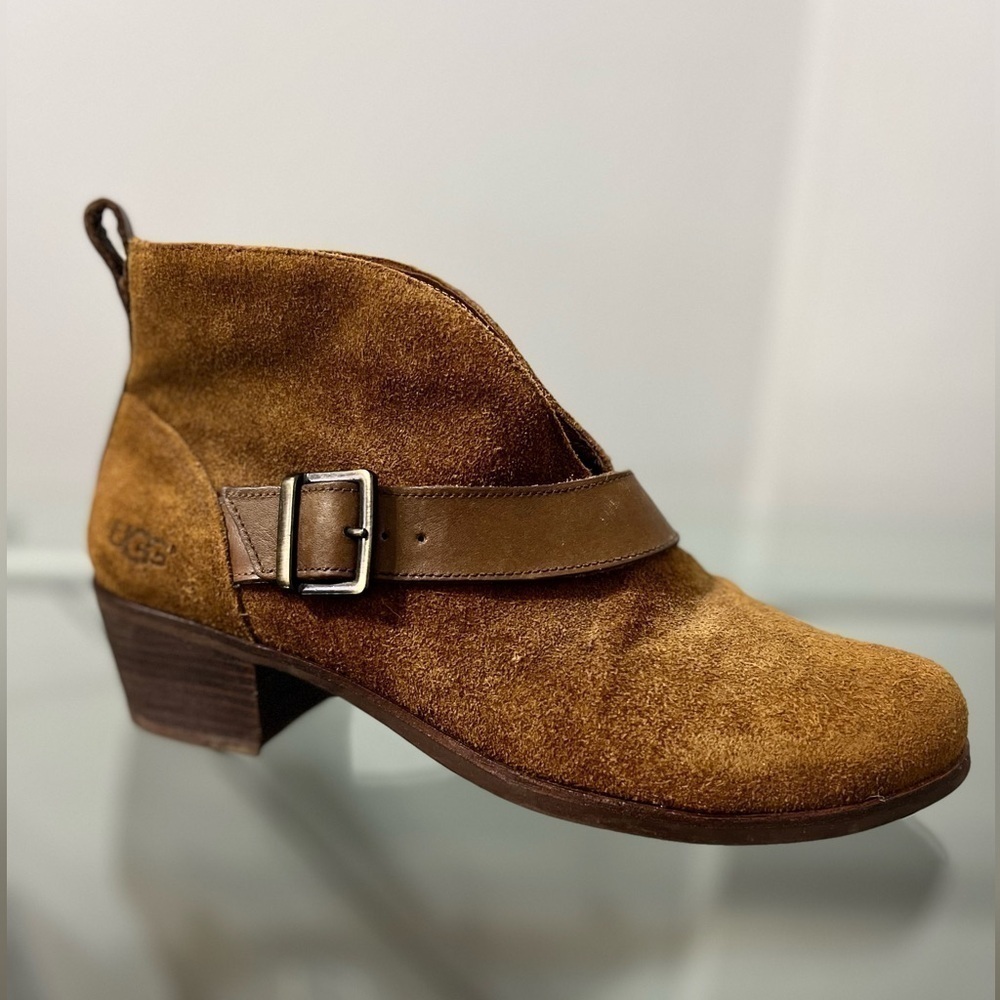 UGG Wright Suede Boots Brown Belted Buckle Strap Boots Size 8.5
